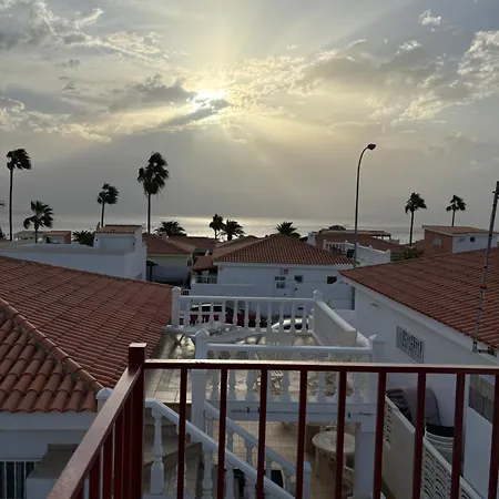 Casa Barmalei Private Pool & Rooftop Terrace Ocean View, Tenerife カジャオ・サルバヘ